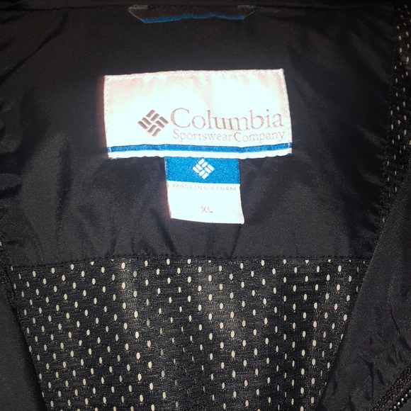 COPY - Black Columbia rain jacket. - Picture 3 of 4